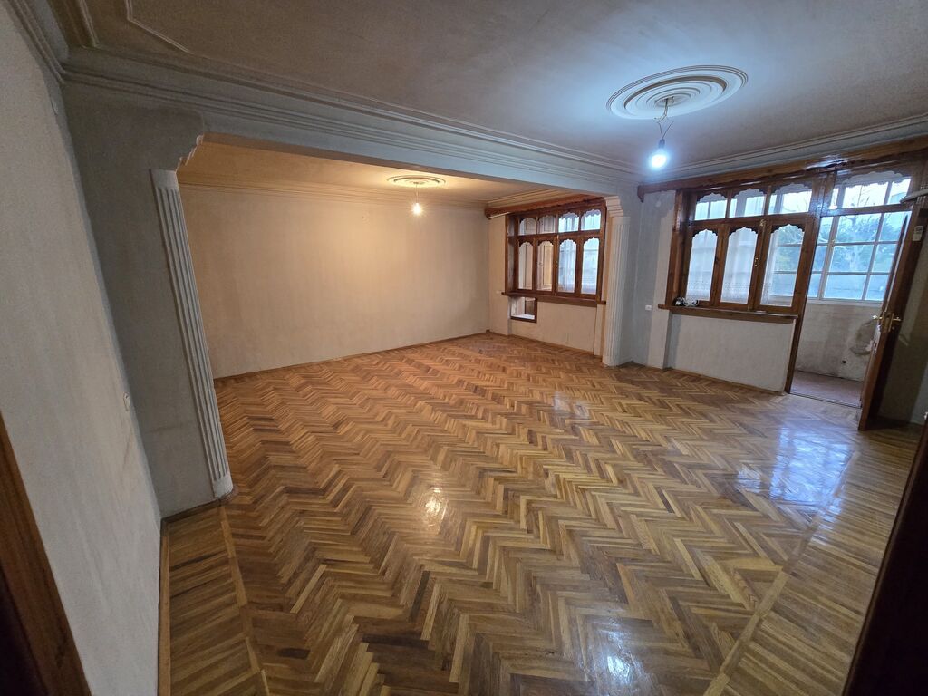 Gəncə, 5 otaqlı, Köhnə tikili, 110 kv. m