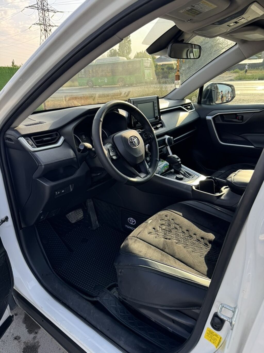 Toyota RAV4: 2019 г., Гибрид, Кроссовер: фото 5