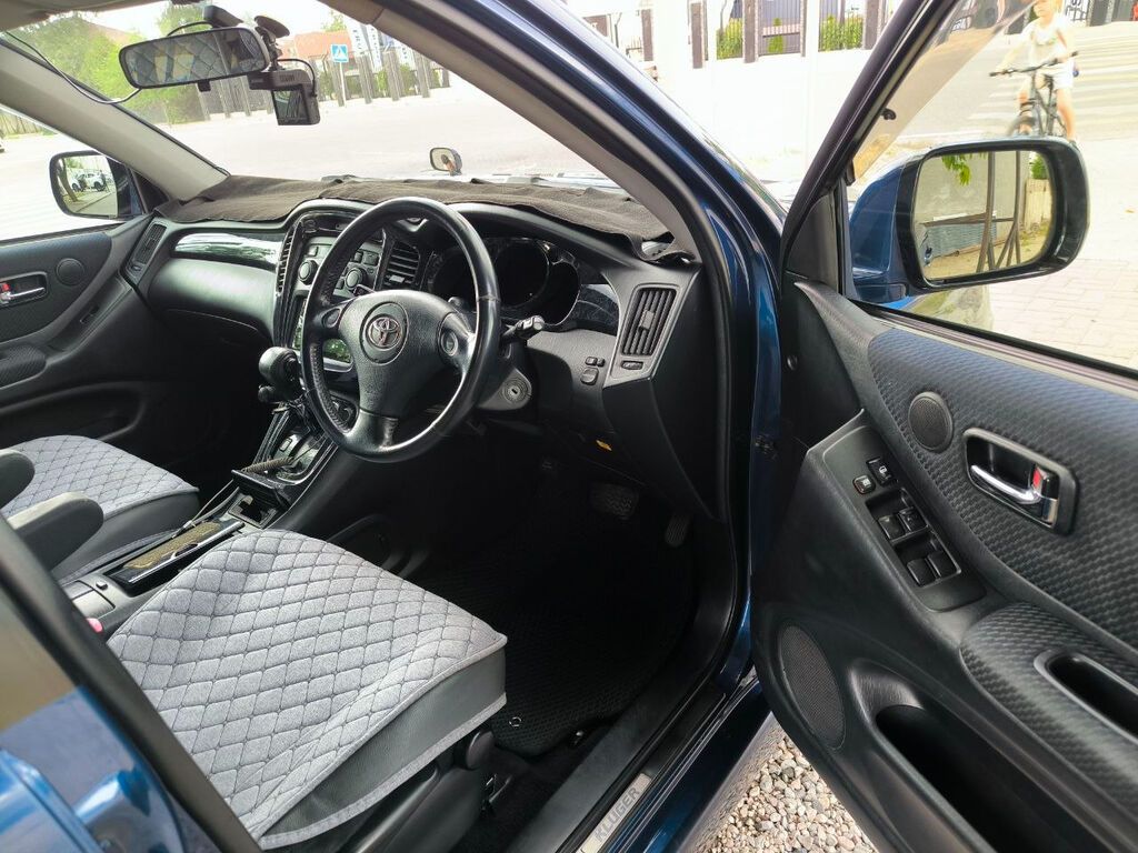 Toyota Kluger: 2003 г., 3 л, Автомат, Бензин, Кроссовер: фото 4