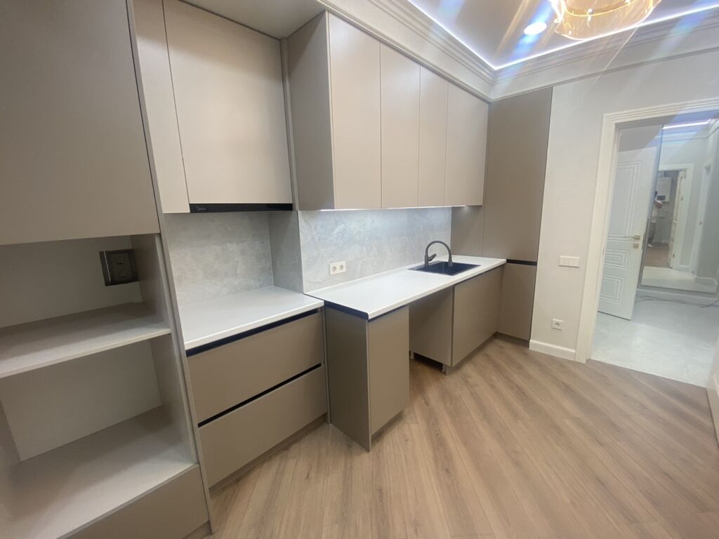 2 комнаты, 40 м², Асанбай мкр 8 этаж, Дизайнерский ремонт: фото 2