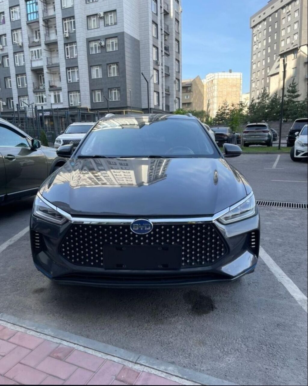BYD E2: 2021 г., 5.5 л, Автомат, Электромобиль, Лифтбек: фото 3