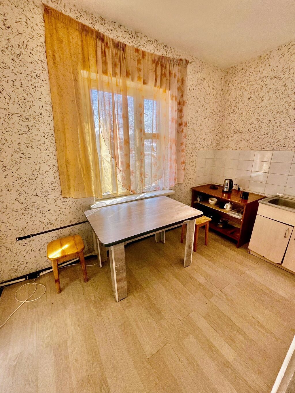 Каракол Посуточно Район центра Имеется: балкон, душевая, телевизор: фото 4