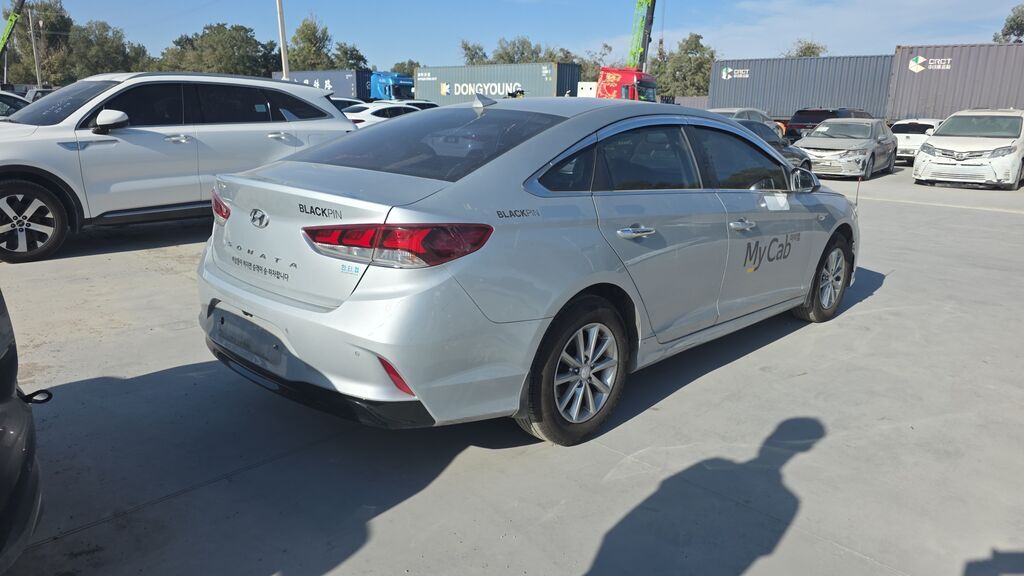 Hyundai Sonata: 2019 г., 2 л, Автомат, Газ, Седан: фото 4