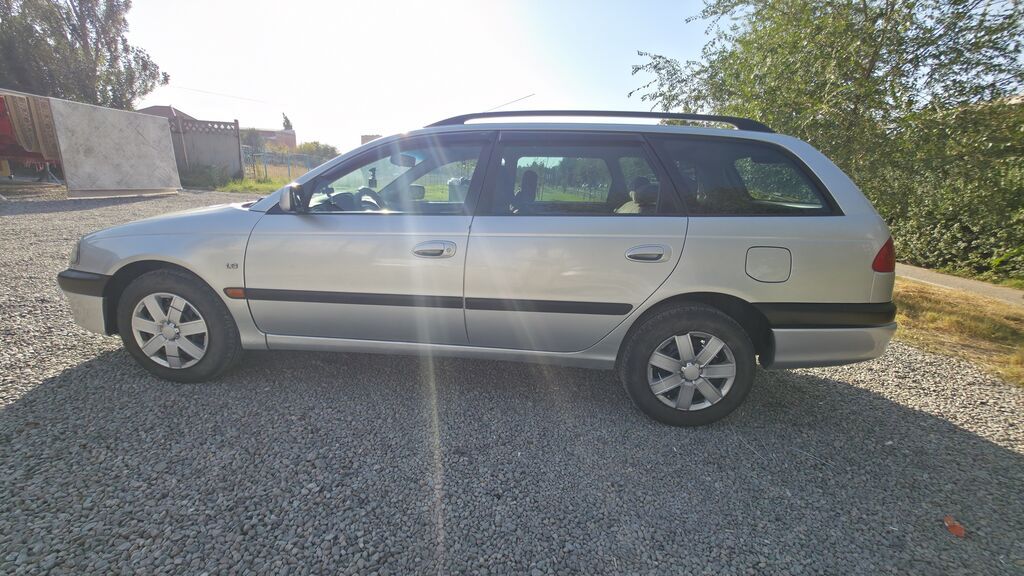 Toyota Avensis: 1999 г., 1.8 л, Механика, Бензин, Универсал: фото 5
