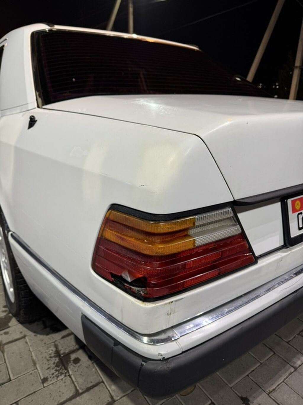 Mercedes-Benz E-Class: 1990 г., 2 л, Механика, Бензин, Седан: фото 6