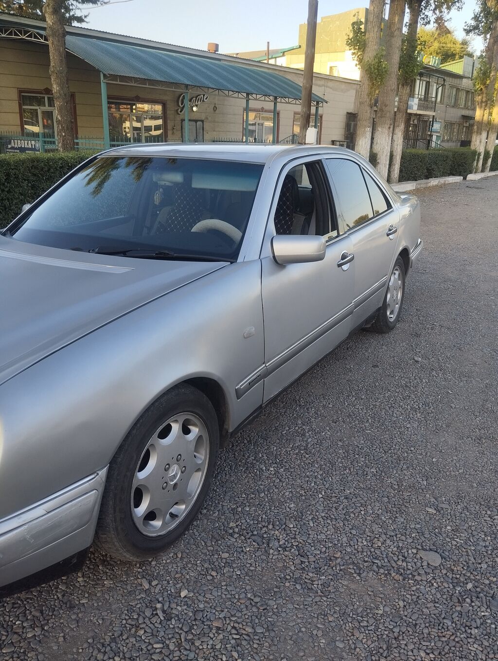 Mercedes-Benz E-Class: 1995 г., 3.2 л, Автомат, Бензин, Седан: фото 2