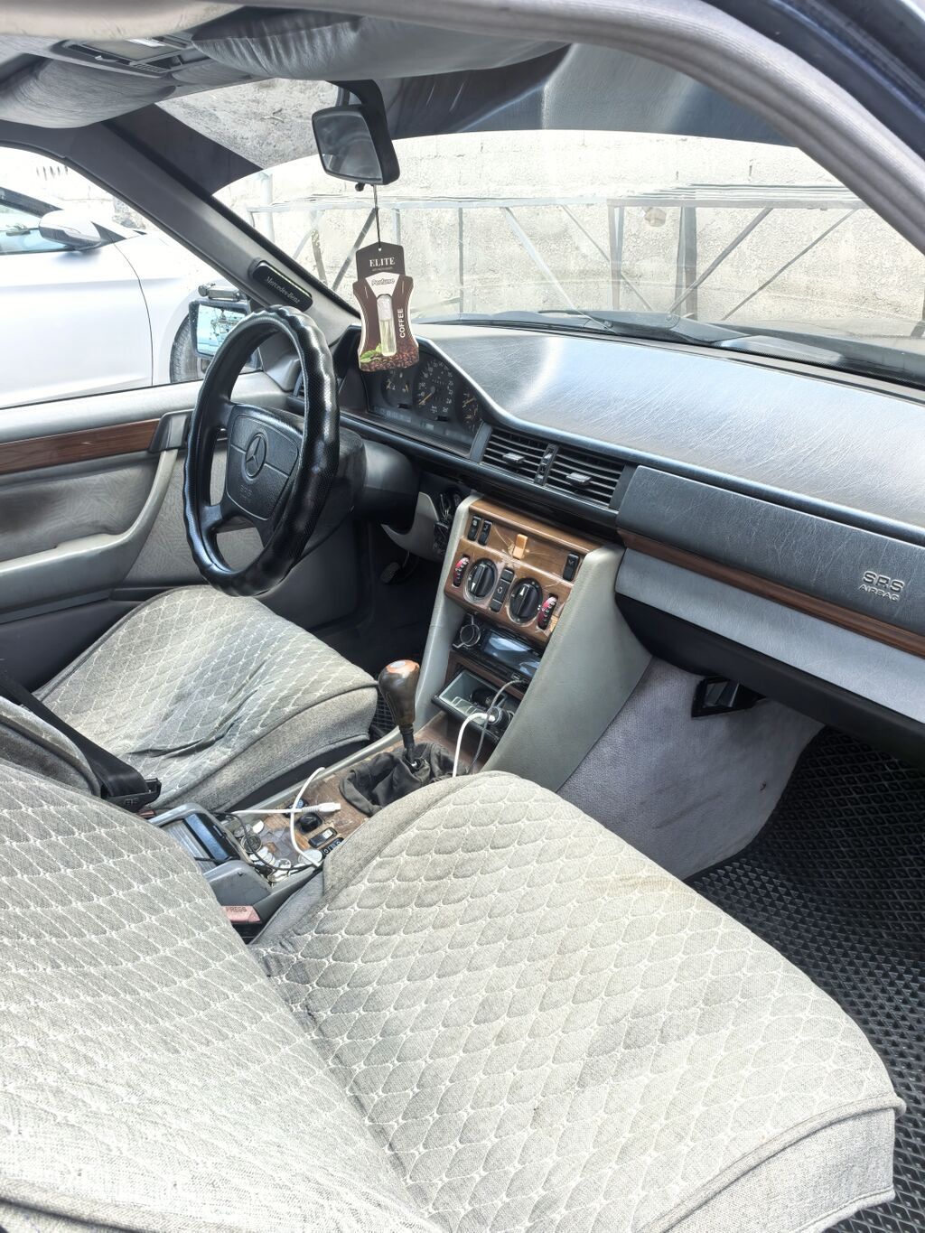 Mercedes-Benz W124: 1994 г., 2.8 л, Механика, Бензин, Седан: фото 5