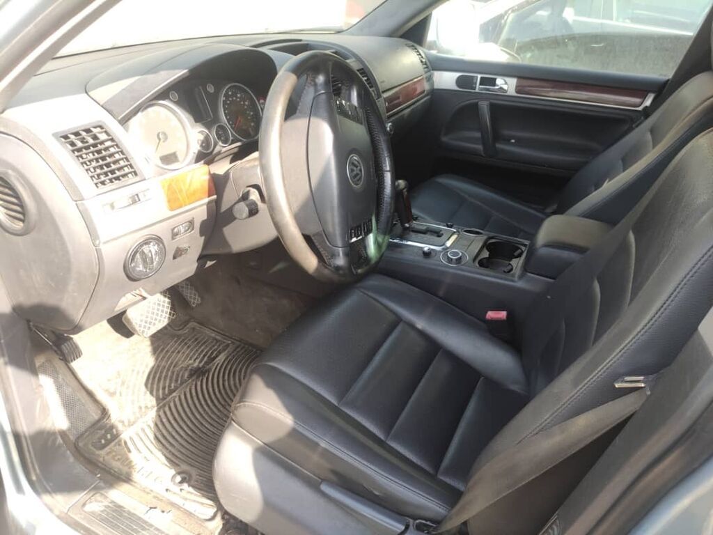 Volkswagen Touareg: 2004 г., 3.2 л, Автомат, Газ, Внедорожник: фото 4