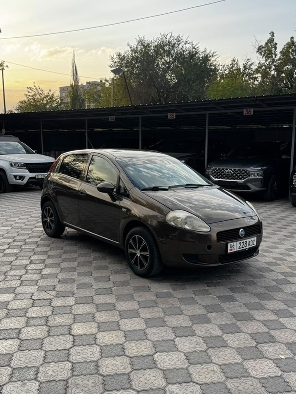 Fiat Grande Punto: 2008 г., 1.2 л, Механика, Бензин, Хэтчбэк: фото 2