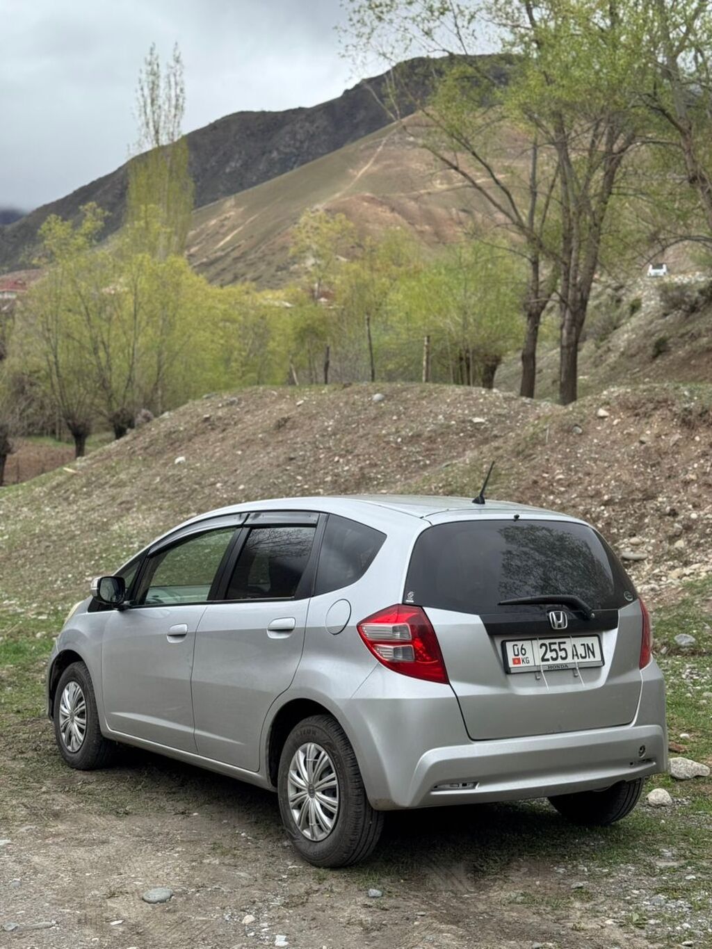 Honda Fit: 2012 г., 1.4 л, Автомат, Бензин, Хэтчбэк: фото 4