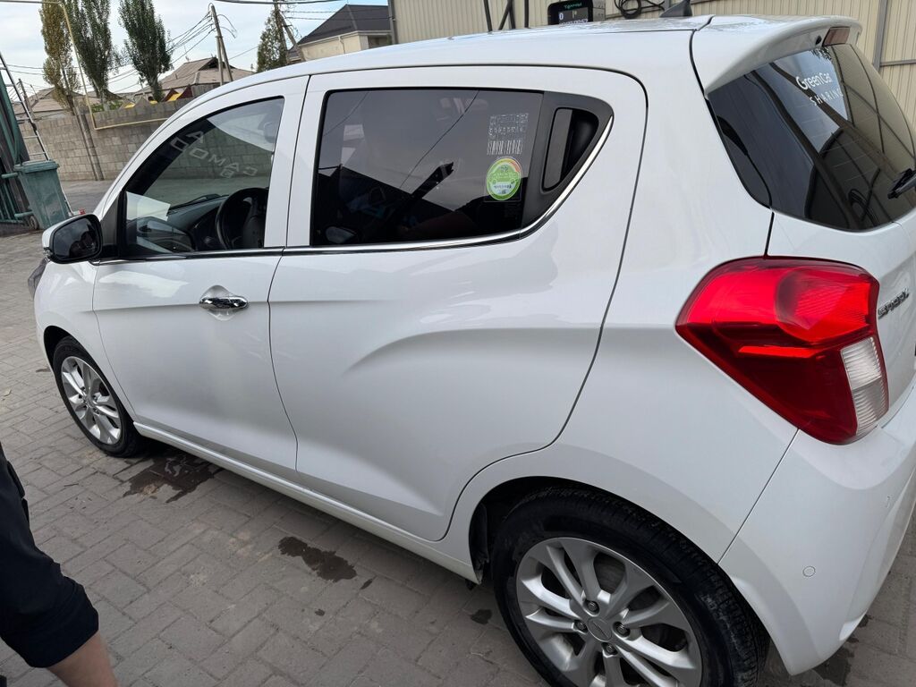 Chevrolet Spark: 2020 г., 1 л, Автомат, Бензин, Хэтчбэк — фото 4