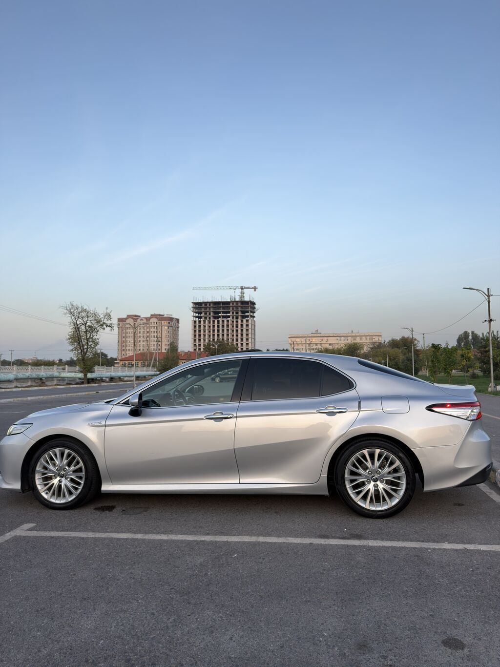 Toyota Camry: 2018 г., 2.5 л, Вариатор, Гибрид, Седан: фото 5