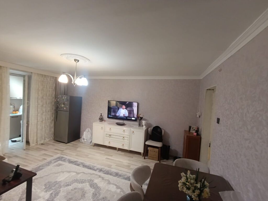 Binəqədidə 2 otaqlı köhnə tikili mənzil satılır, 45 m², 83 000 AZN, şəkil 2 / 12