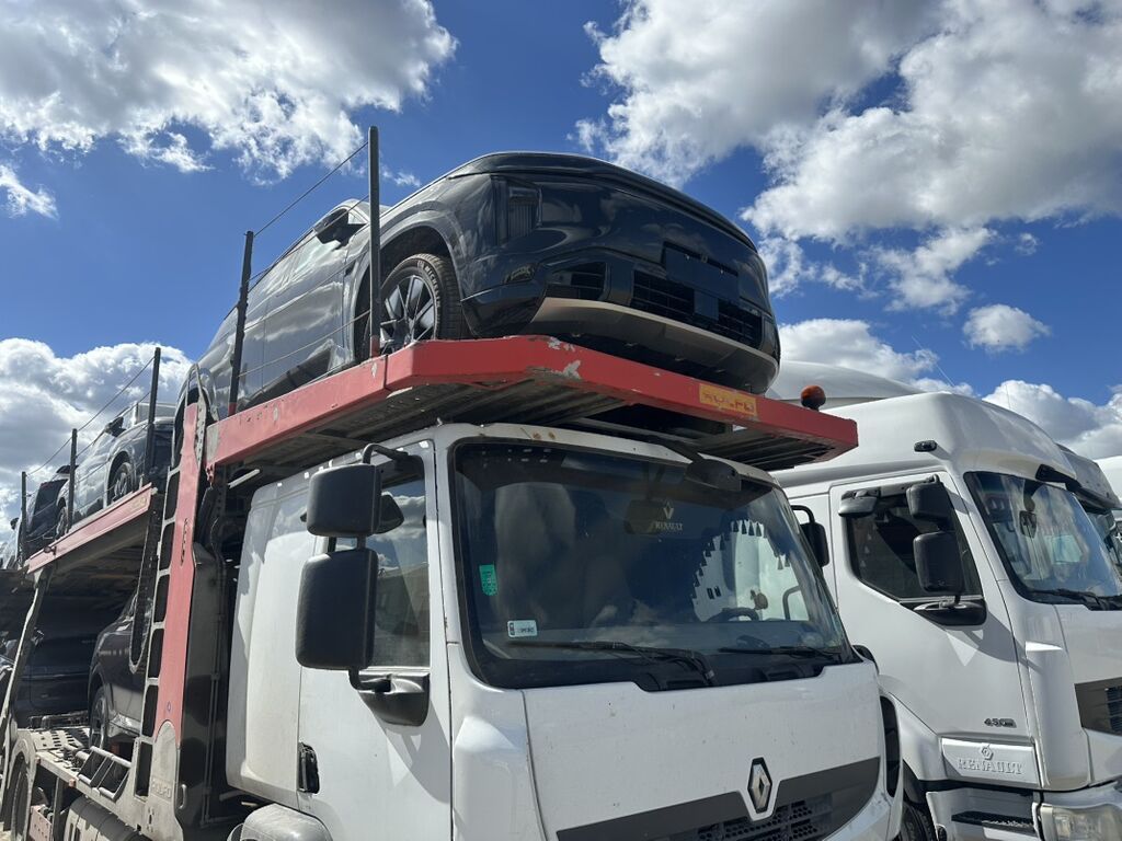 Автовоз Renault с двухъярусным прицепом-лоу-лоадером для перевозки: фото 8