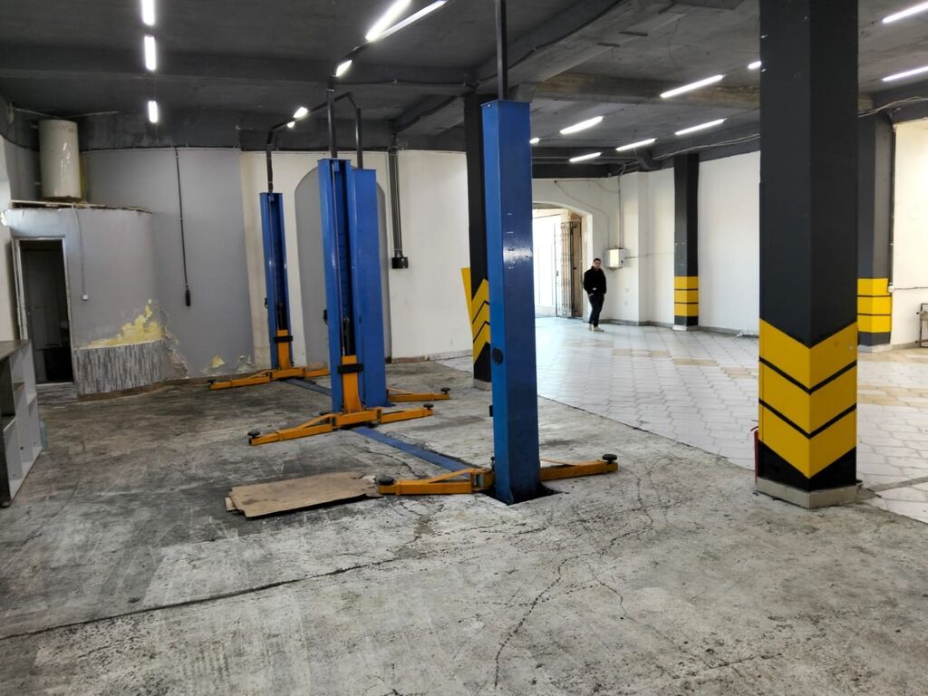 Avtoservis üçün tam təchizatlı obyekt - Geniş və işıqlı servis