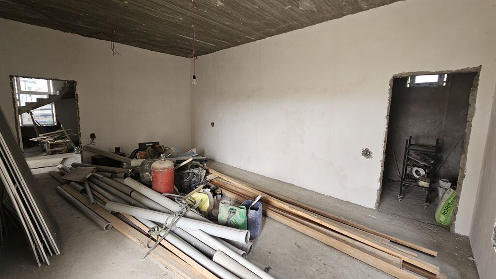 9 otaq, 299 kv. m, Təmirsiz