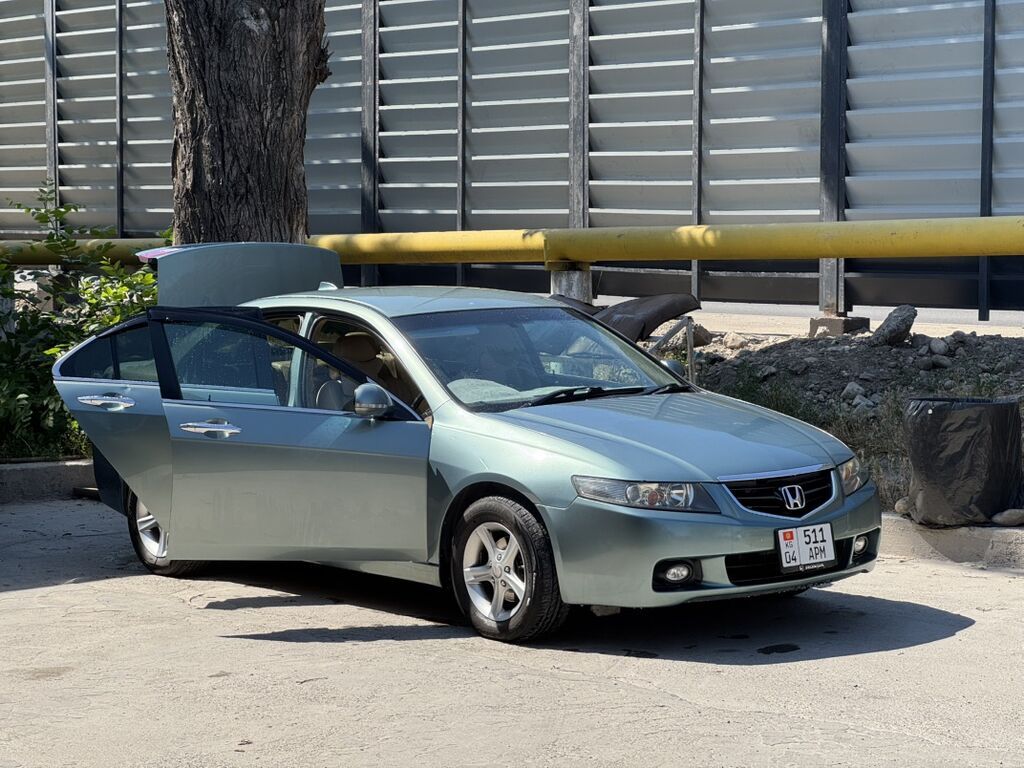 Honda Accord: 2003 г., 2 л, Автомат, Бензин, Седан: фото 2