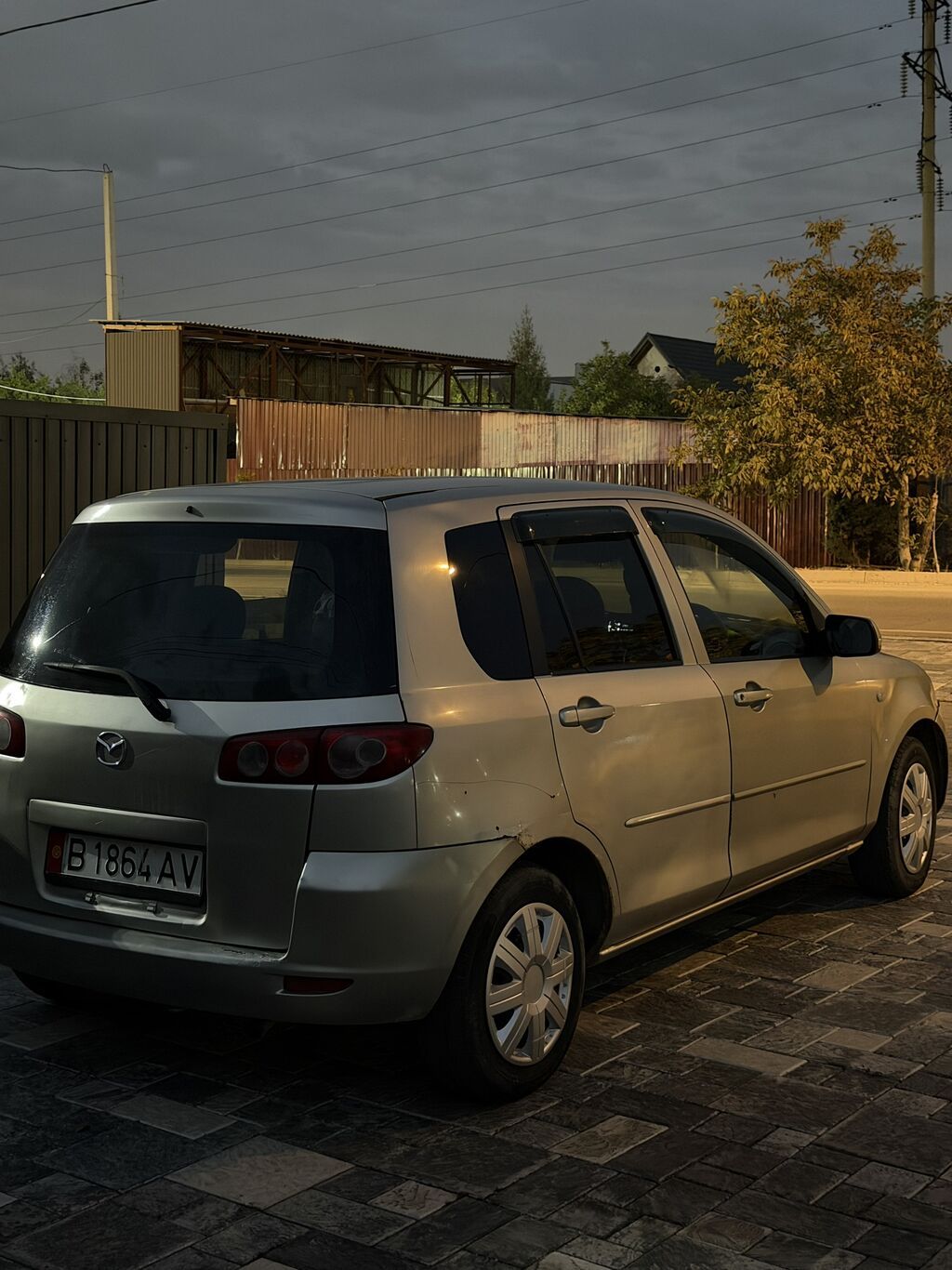 Mazda Demio: 2004 г., Автомат, Бензин, Хэтчбэк: фото 5