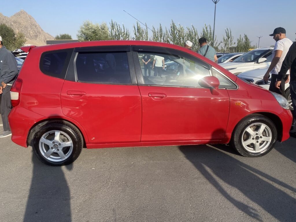 Honda Jazz: 2005 г., 1.5 л, Механика, Бензин, Хэтчбэк: фото 3