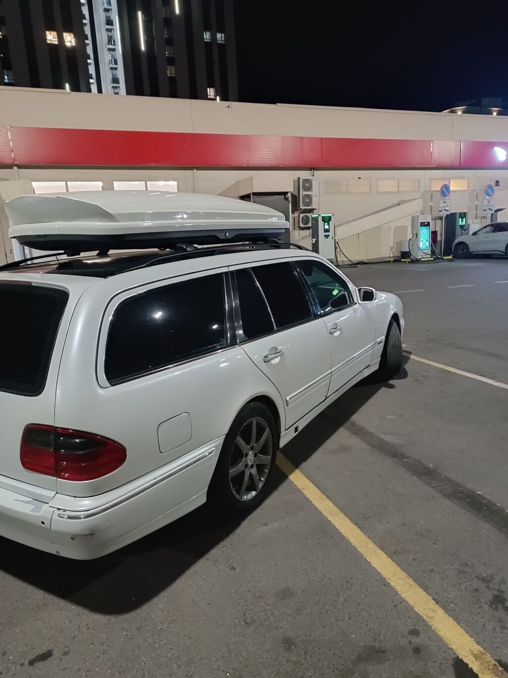Mercedes-Benz E-Class: 2000 г., 3.2 л, Автомат, Бензин, Универсал: фото 4