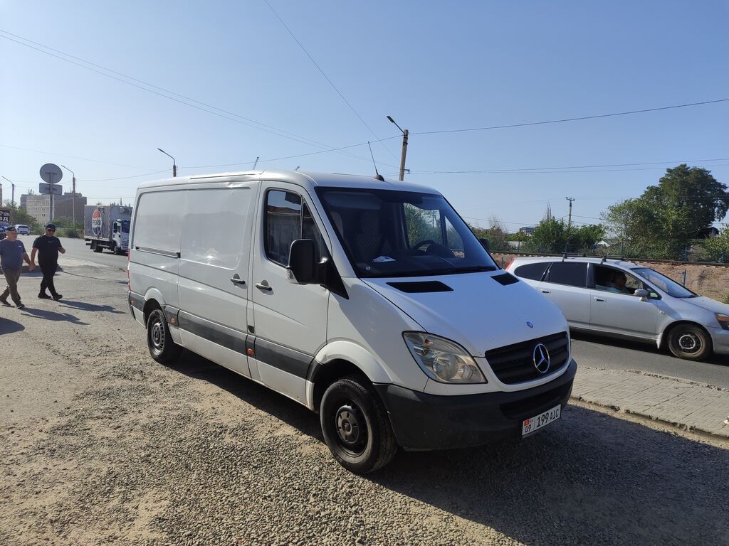 Mercedes-Benz Sprinter фургон, белый, кузов средней длины и высоты: фото 2
