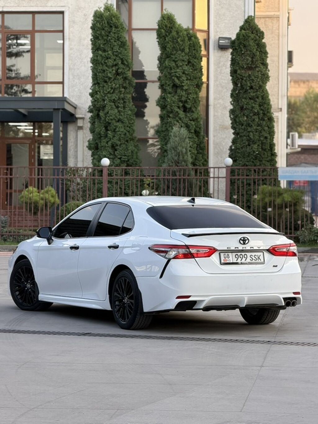 Toyota Camry: 2020 г., 2.5 л, Автомат, Бензин, Седан: фото 4