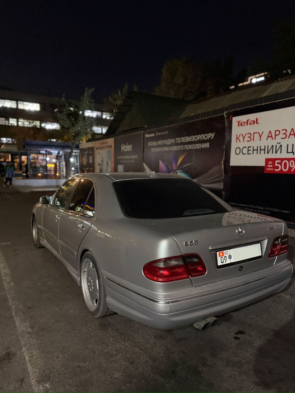 Mercedes-Benz E-Class: 2001 г., 5.5 л, Автомат, Бензин, Седан: фото 2