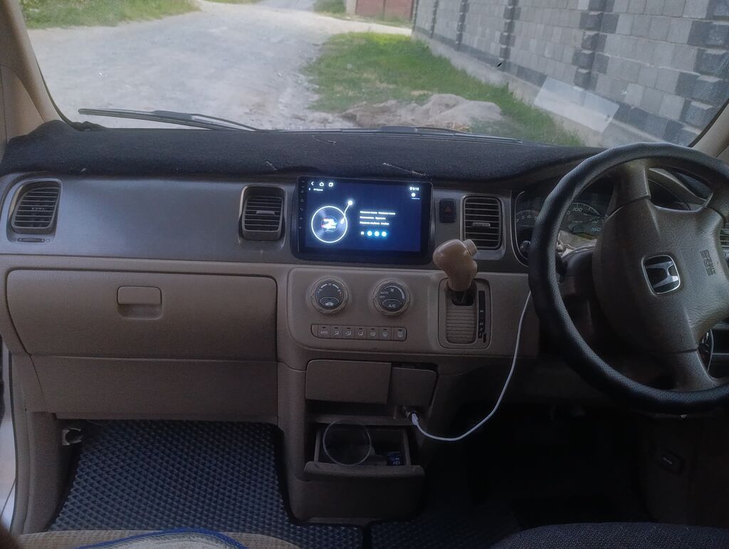 Honda Stepwgn: 2002 г., 0.2 л, Автомат, Бензин, Минивэн: фото 2