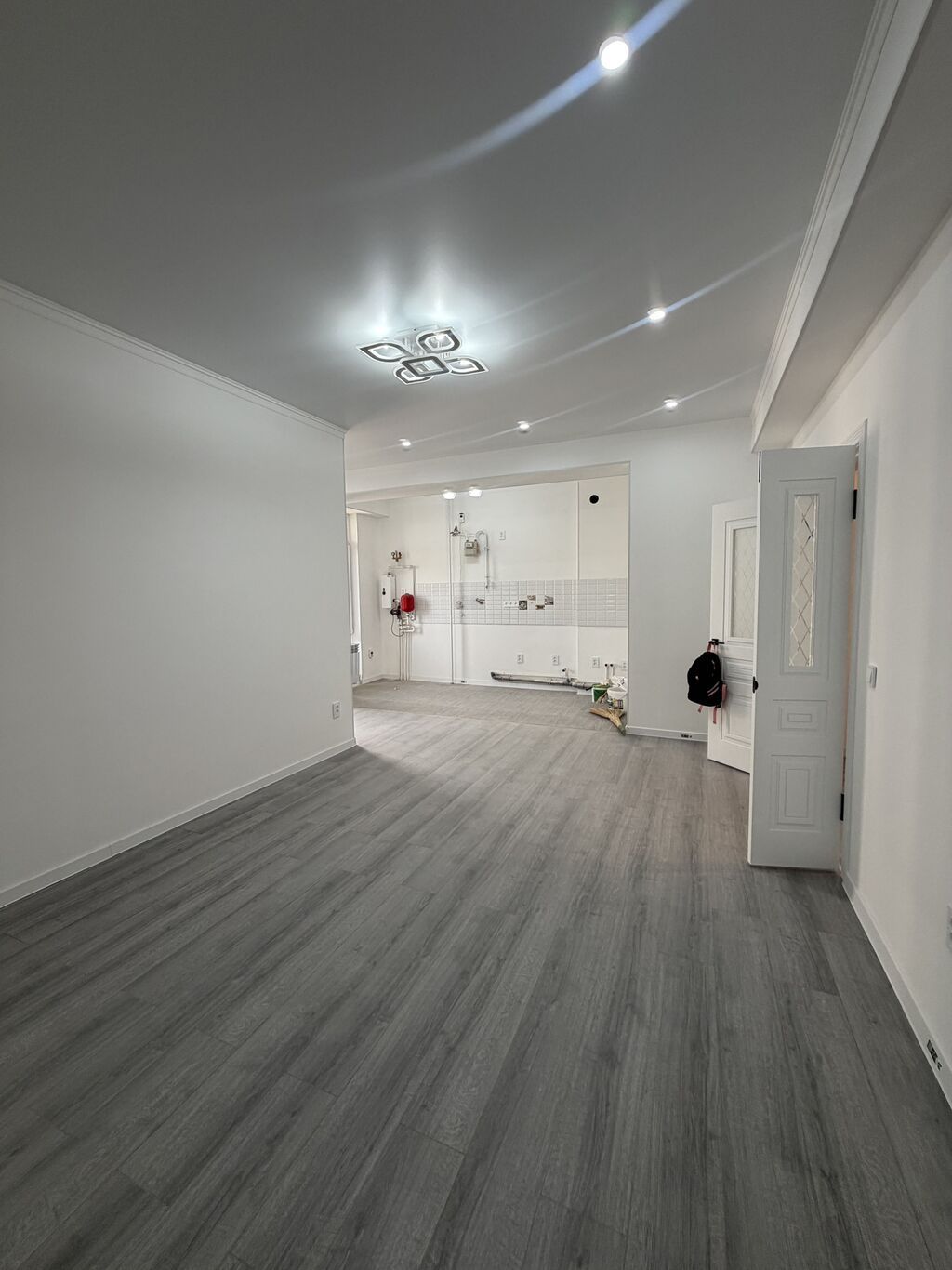 2 комнаты, 57 м², Асанбай мкр Элитка, 12 этаж, Свежий ремонт: фото 7