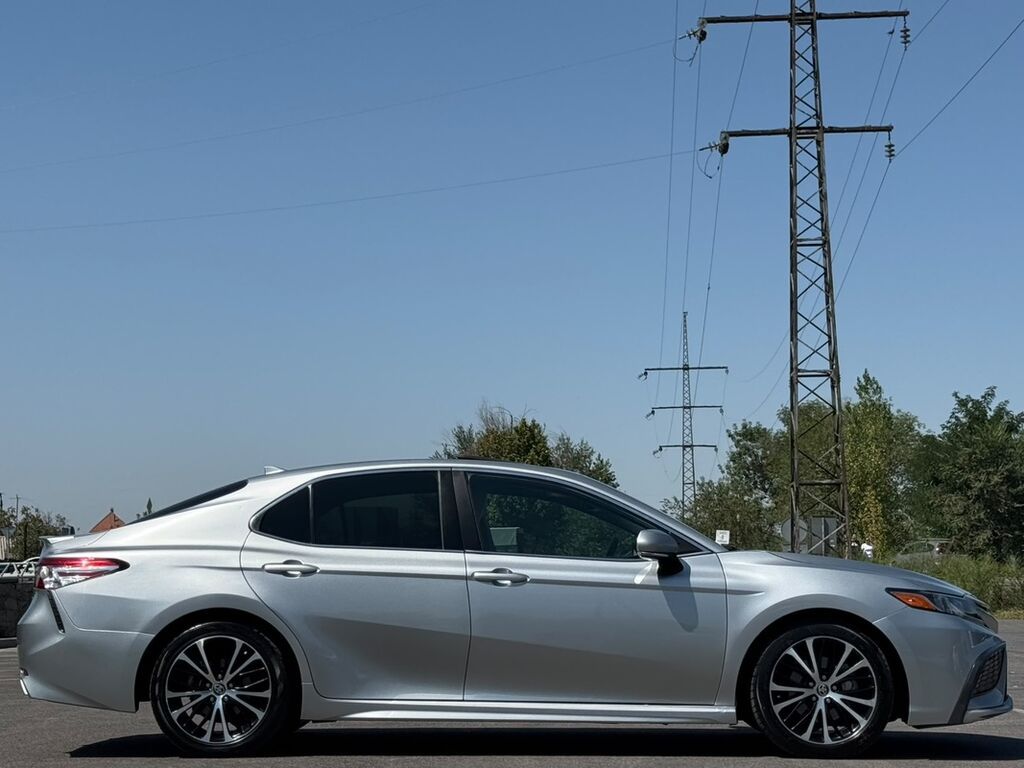 Toyota Camry: 2020 г., Седан: фото 4