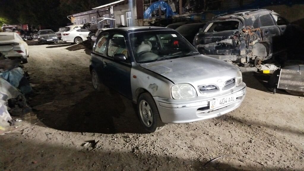 Nissan March: 1994 г., 1.4 л, Механика, Бензин, Купе: фото 1