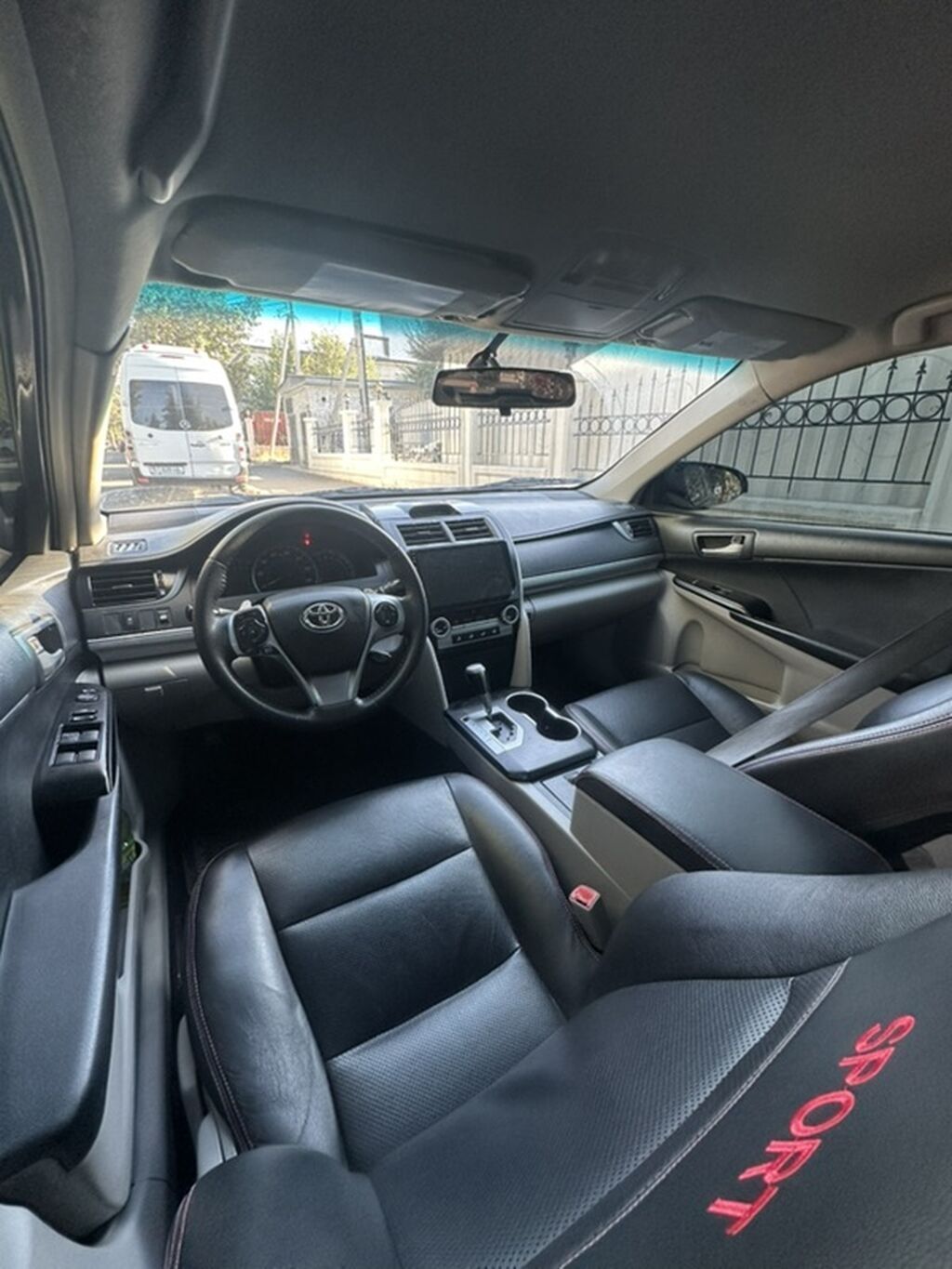 Toyota Camry: 2012 г., 2.5 л, Автомат, Бензин, Седан: фото 3
