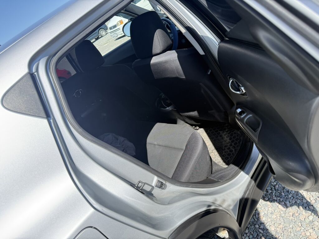 Nissan Juke: 2013 г., 1.6 л, Автомат, Бензин, Кроссовер: фото 7