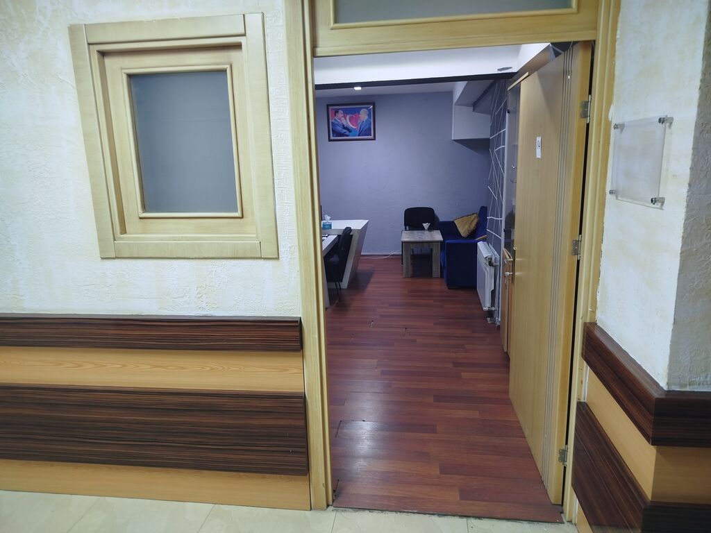İcarəyə verilir – kiçik ofis otağı - Təyinat: ofis/iş otağı, qəbul və