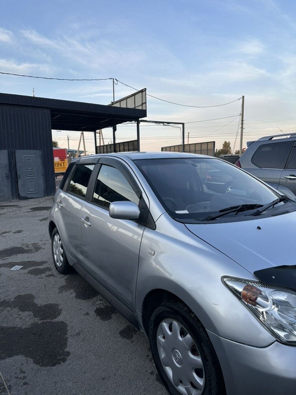 Toyota Ist: 2003 г., 1.3 л, Автомат, Бензин, Хэтчбэк: фото 3
