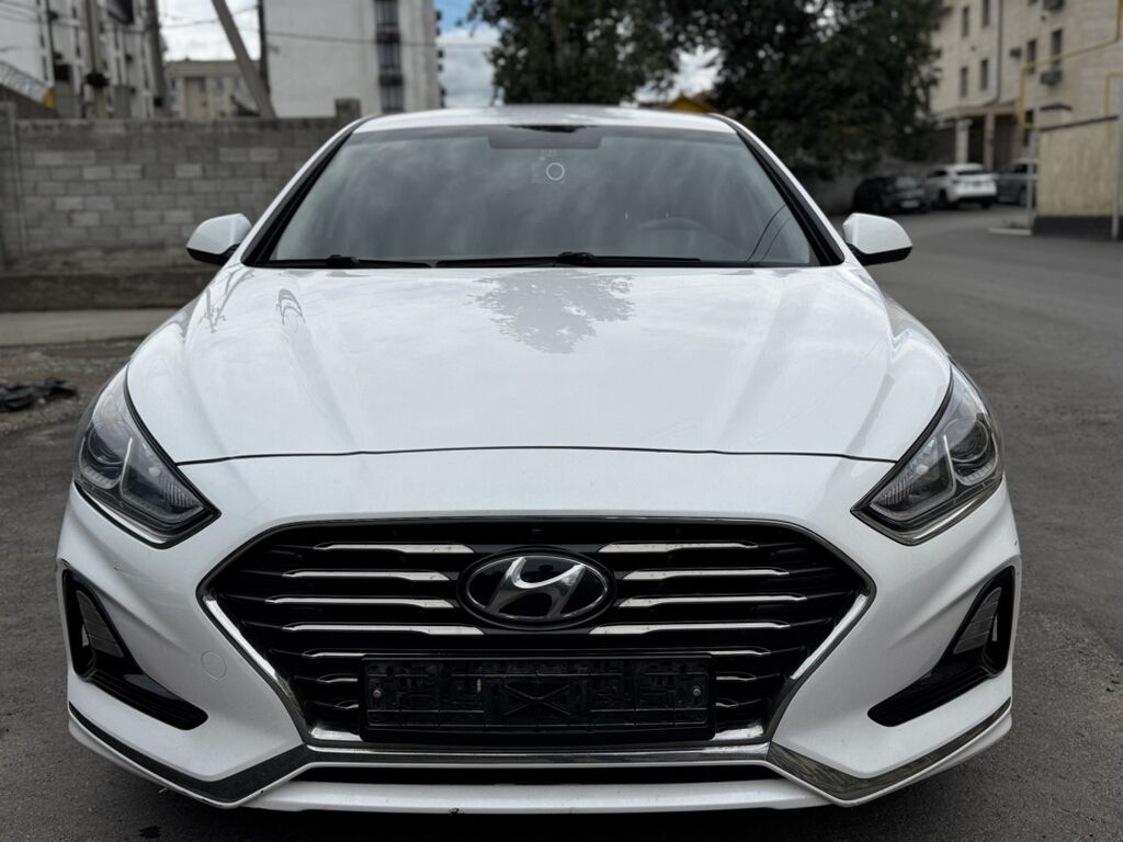 Hyundai Sonata: 2018 г., 2 л, Автомат, Газ, Седан — фото 1