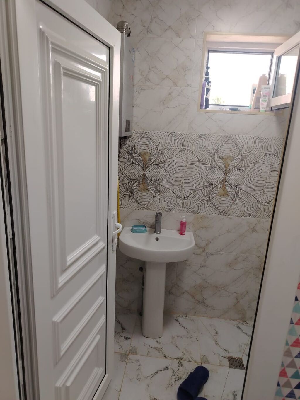 Sumqayit şəh corat bağları 4 ün yolunda 2 otaq tam əşyali səliqəli ev