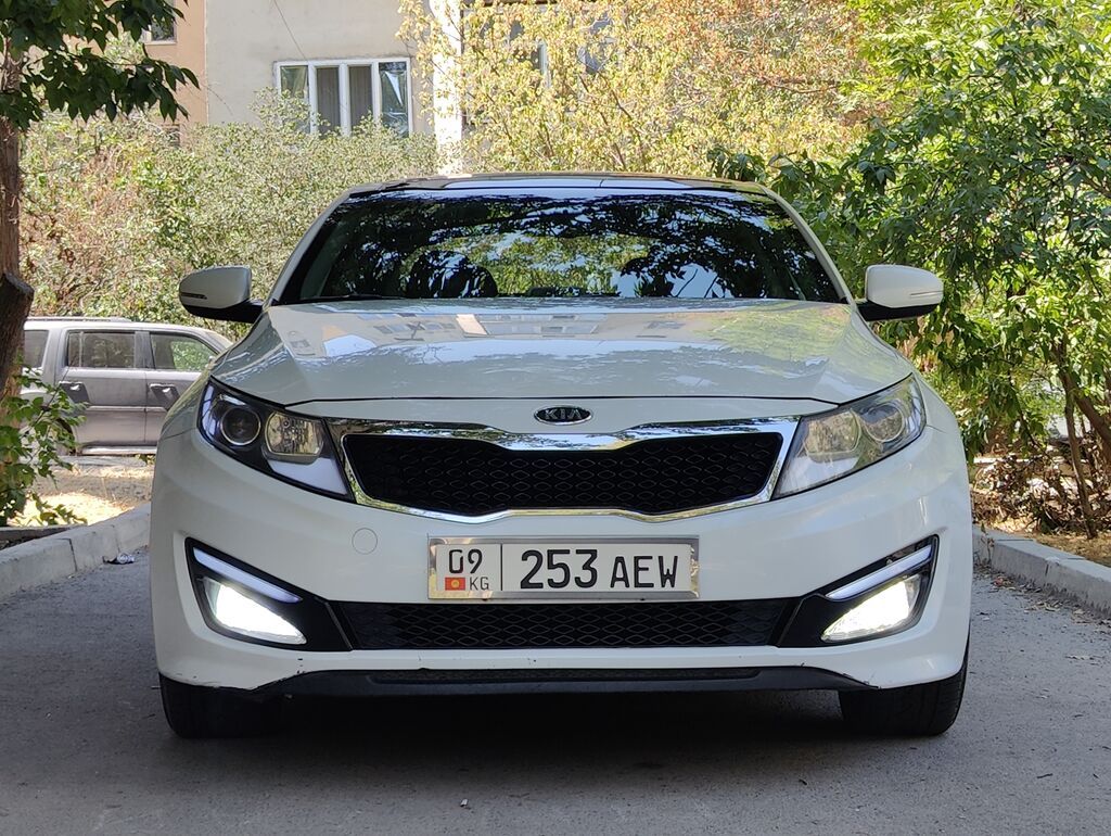 Kia K5: 2011 г., 2 л, Автомат, Бензин, Седан: фото 2