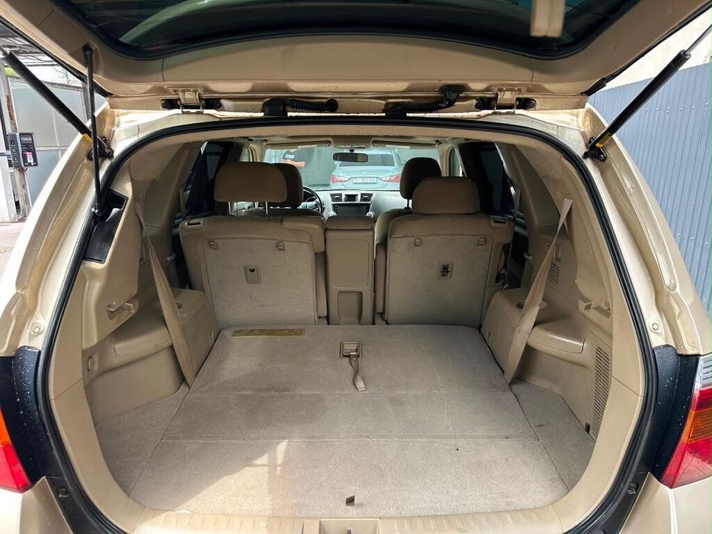 Toyota Highlander: 2008 г., 3.5 л, Автомат, Газ, Внедорожник: фото 6