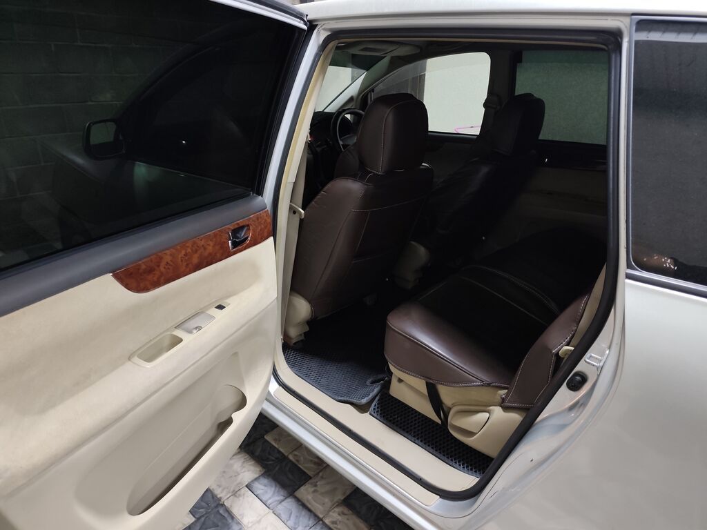 Toyota Avensis Verso: 2003 г., 2.4 л, Автомат, Бензин, Минивэн: фото 3