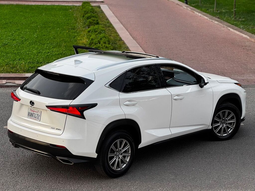 Lexus NX: 2021 г., 2 л, Автомат, Бензин, Кроссовер: фото 7