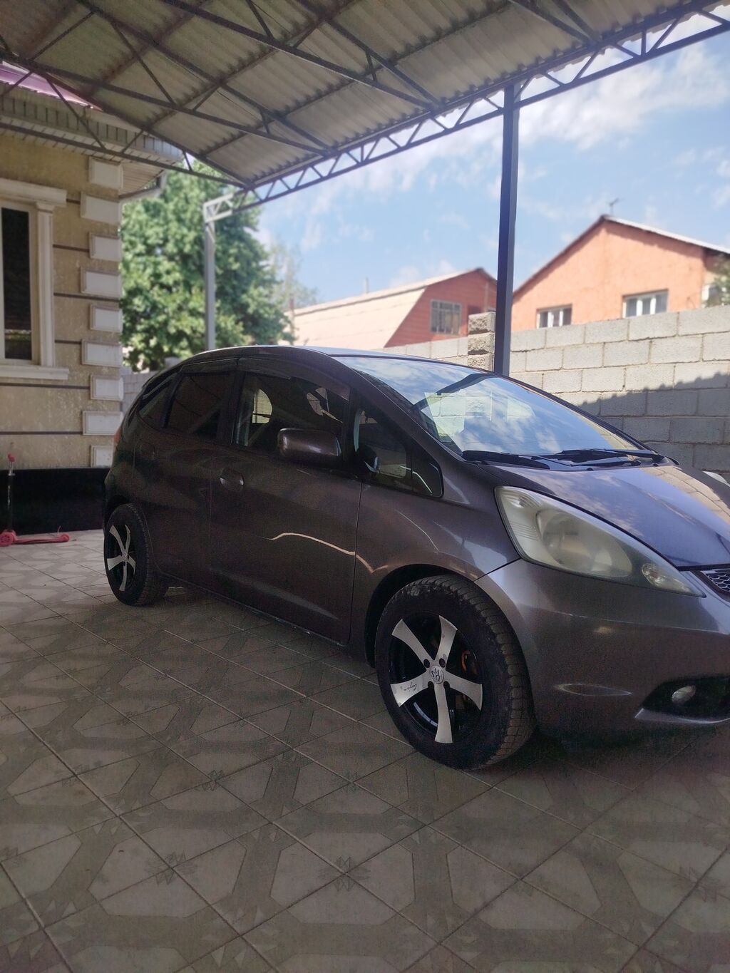 Honda Jazz: 2013 г., 1.2 л, Механика, Бензин, Хэтчбэк: фото 2