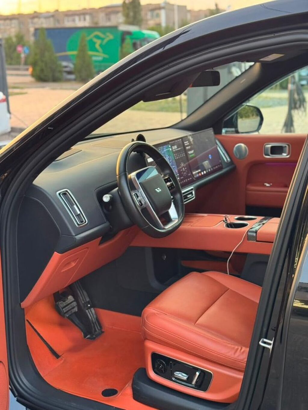 Lixiang L9: 2023 г., 1.5 л, Автомат, Электромобиль, Кроссовер: фото 7
