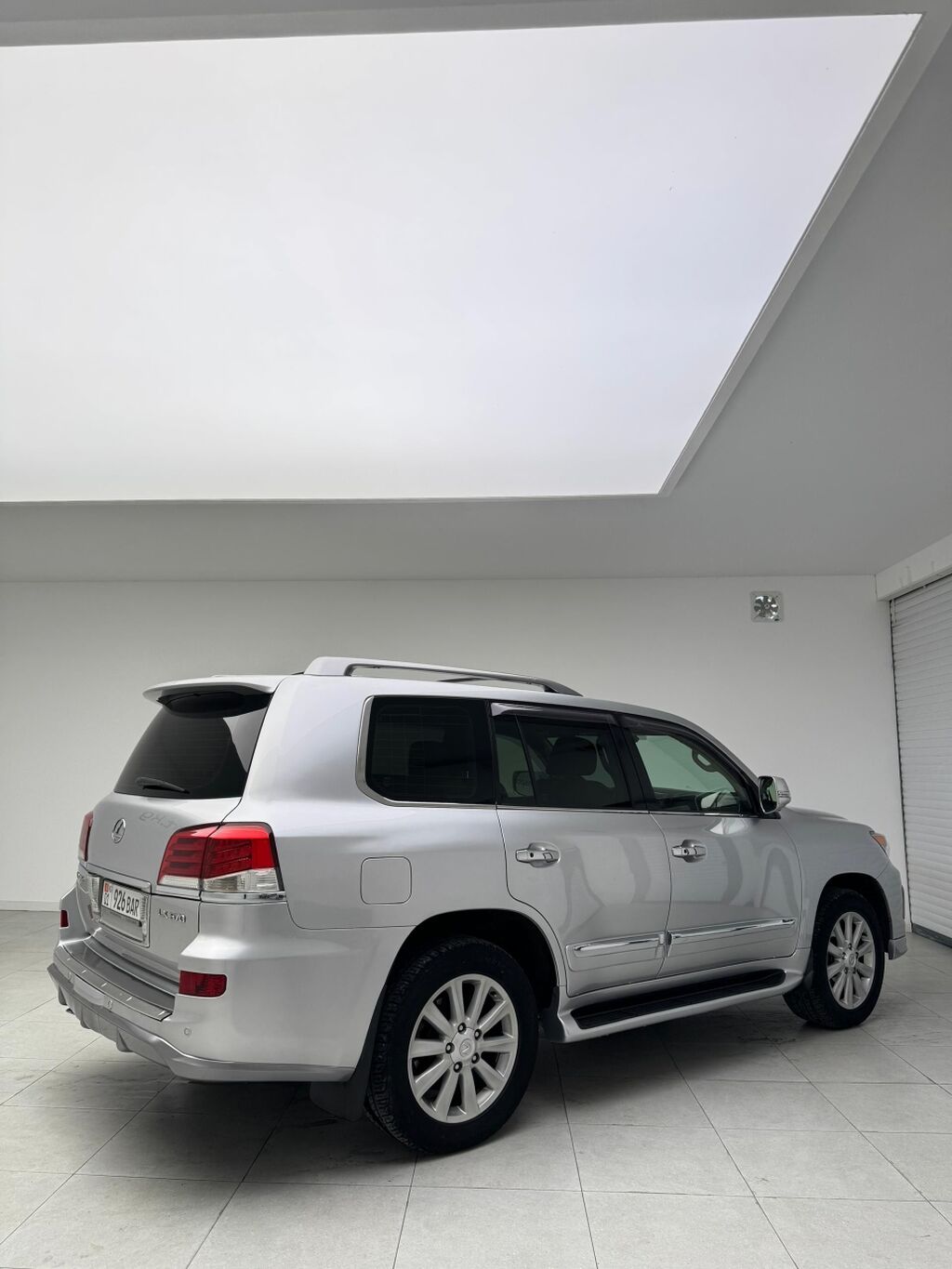 Lexus LX: 2009 г., 5.7 л, Автомат, Газ, Внедорожник: фото 3