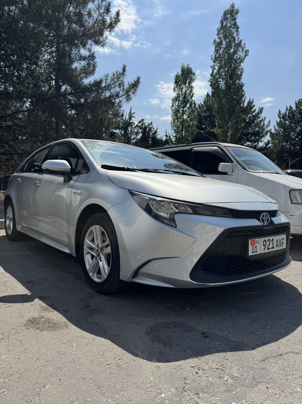 Toyota Levin: 2019 г., 1.8 л, Вариатор, Гибрид, Седан: фото 2
