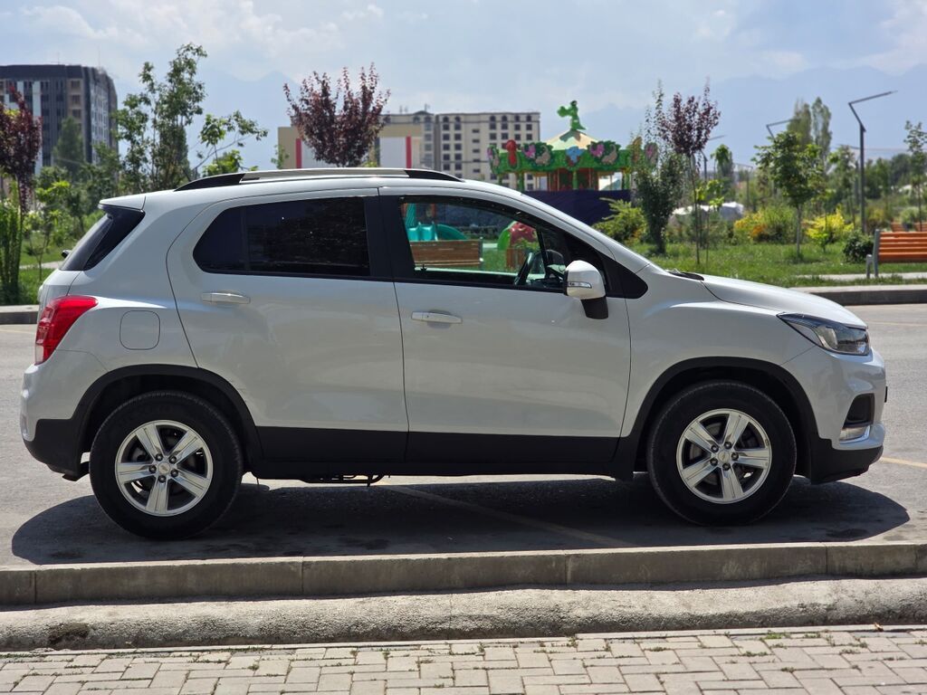Chevrolet Trax: 2020 г., 1.4 л, Автомат, Бензин, Внедорожник: фото 3