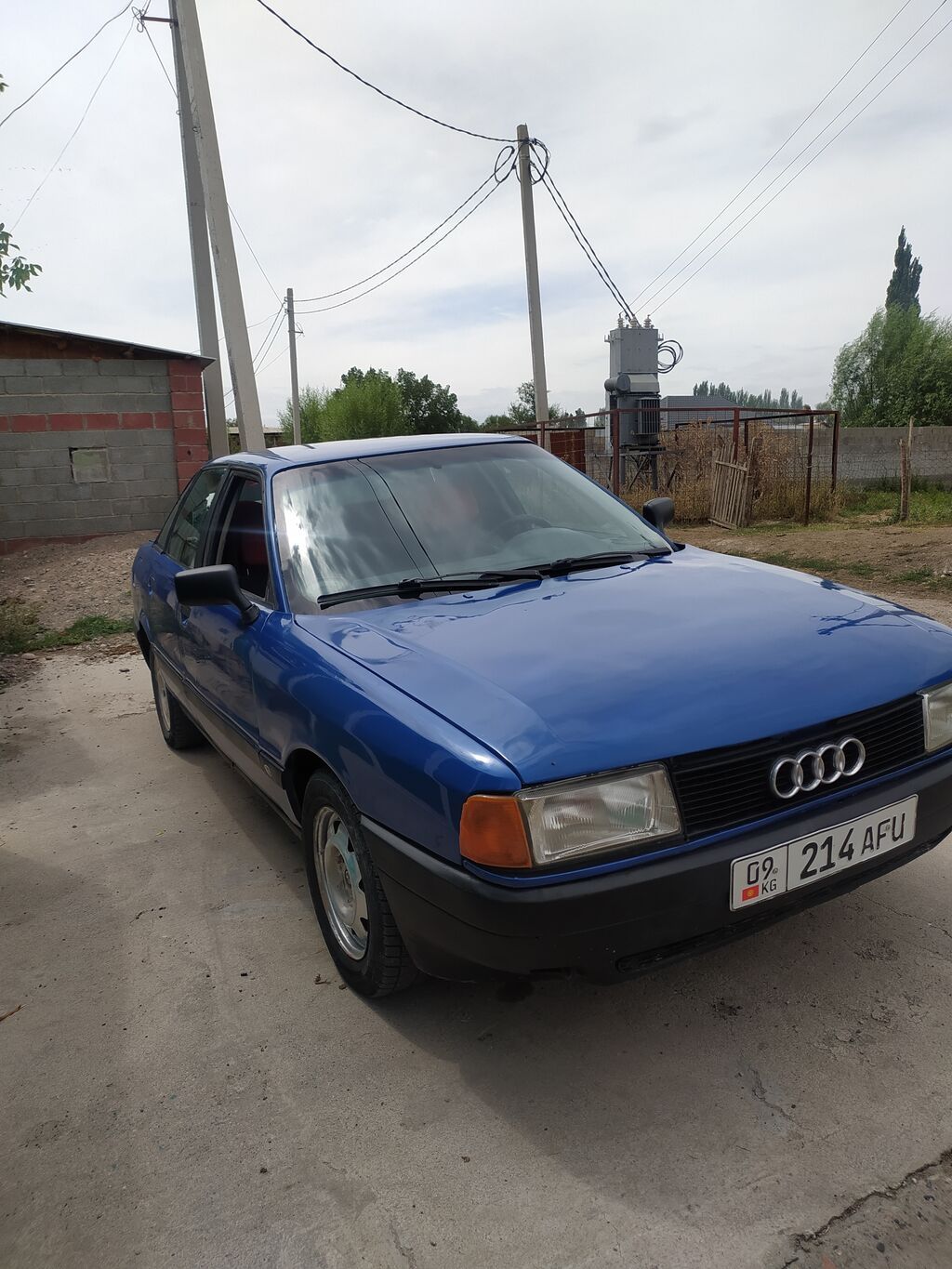Audi 80: 1988 г., 1.8 л, Механика, Бензин, Седан: фото 2
