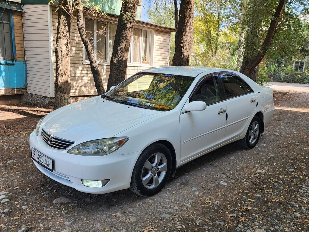 Toyota Camry: 2005 г., 2.4 л, Автомат, Газ, Седан: фото 2