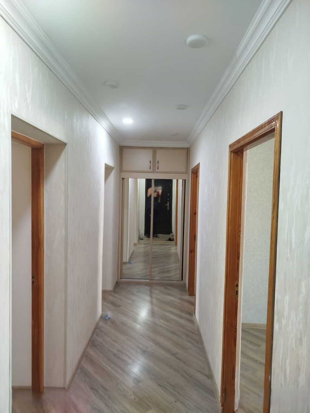 Bakı, 8-ci kilometr, 3 otaqlı, Köhnə tikili, m. Xalqlar Dostluğu, 90 kv. m