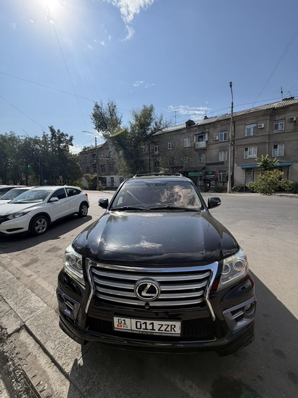 Lexus LX: 2009 г., 5.7 л, Автомат, Бензин, Внедорожник: фото 2